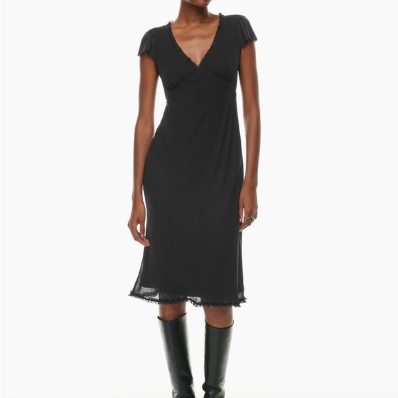 Wilfred Dresses & Skirts - Aritzia camelot dress worn ONCE